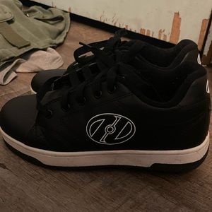 Black heelys